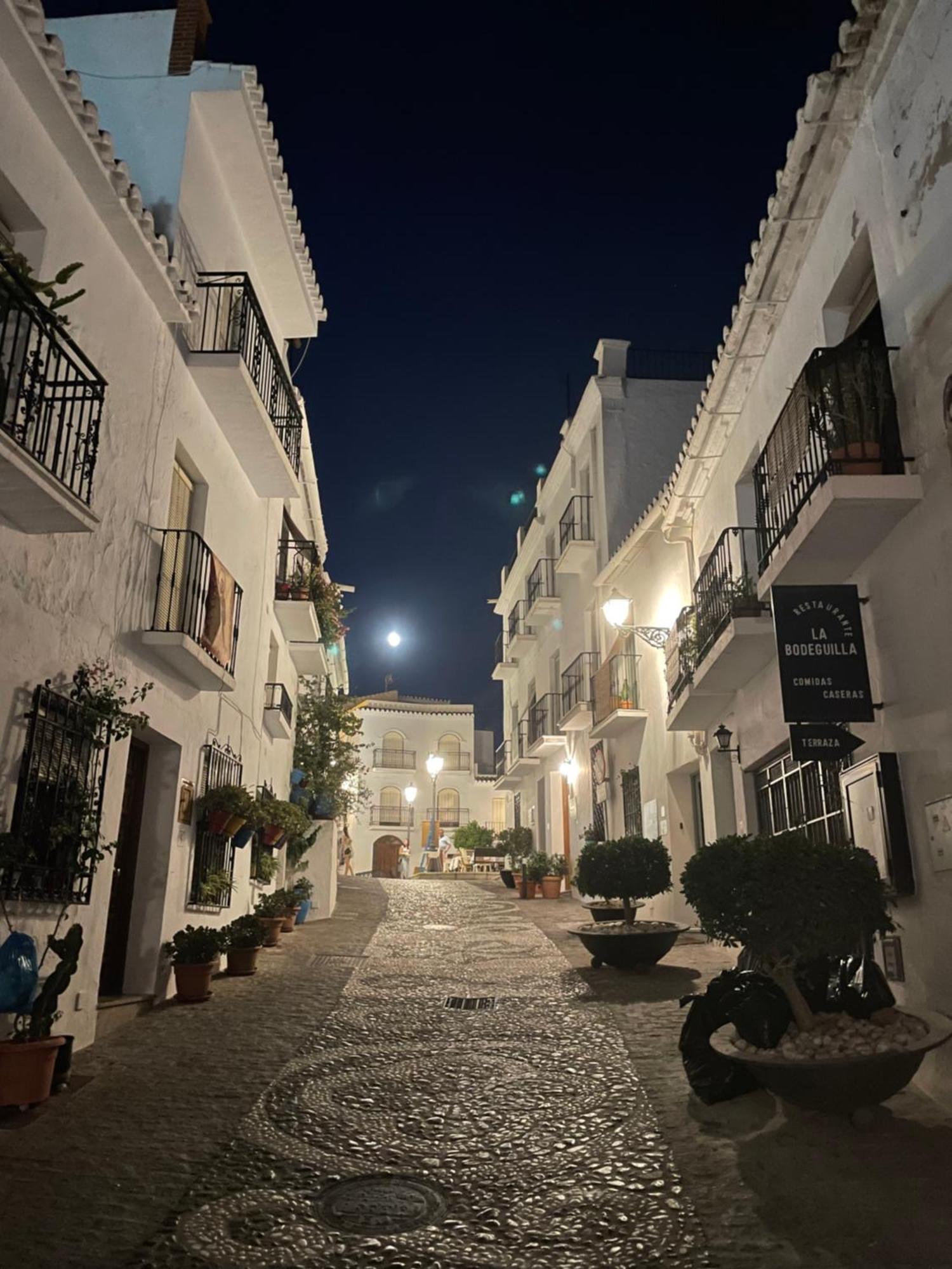 Los Nidos Apartments, פריחיליאנה מראה חיצוני תמונה